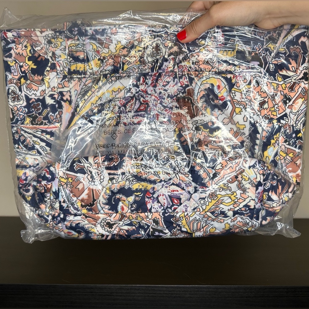 Brand New Vera Bradley Tangier Paisley – Small Vera Tote w/ zipper enclose bag